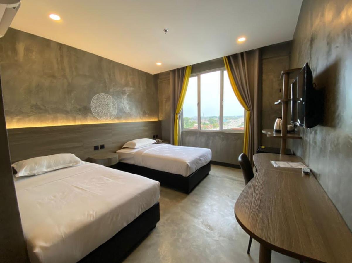 Sri Indar Hotel & Suites Parit Buntar Eksteriør bilde