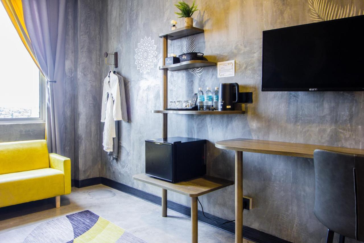 Sri Indar Hotel & Suites Parit Buntar Eksteriør bilde
