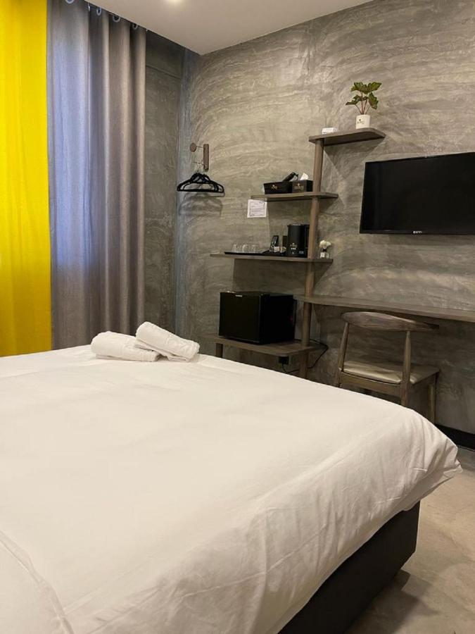 Sri Indar Hotel & Suites Parit Buntar Eksteriør bilde