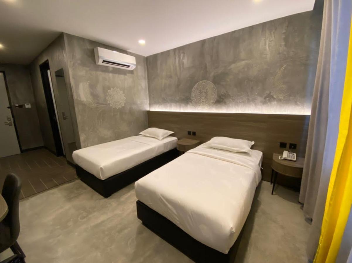 Sri Indar Hotel & Suites Parit Buntar Eksteriør bilde