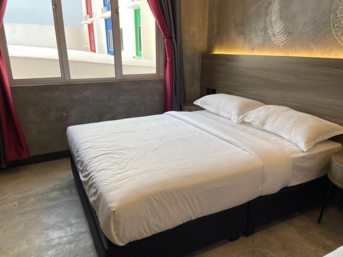 Sri Indar Hotel & Suites Parit Buntar Eksteriør bilde