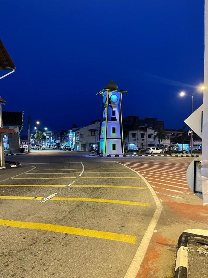 Sri Indar Hotel & Suites Parit Buntar Eksteriør bilde