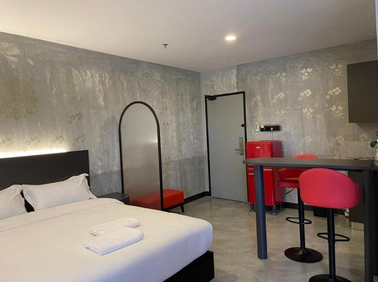 Sri Indar Hotel & Suites Parit Buntar Eksteriør bilde