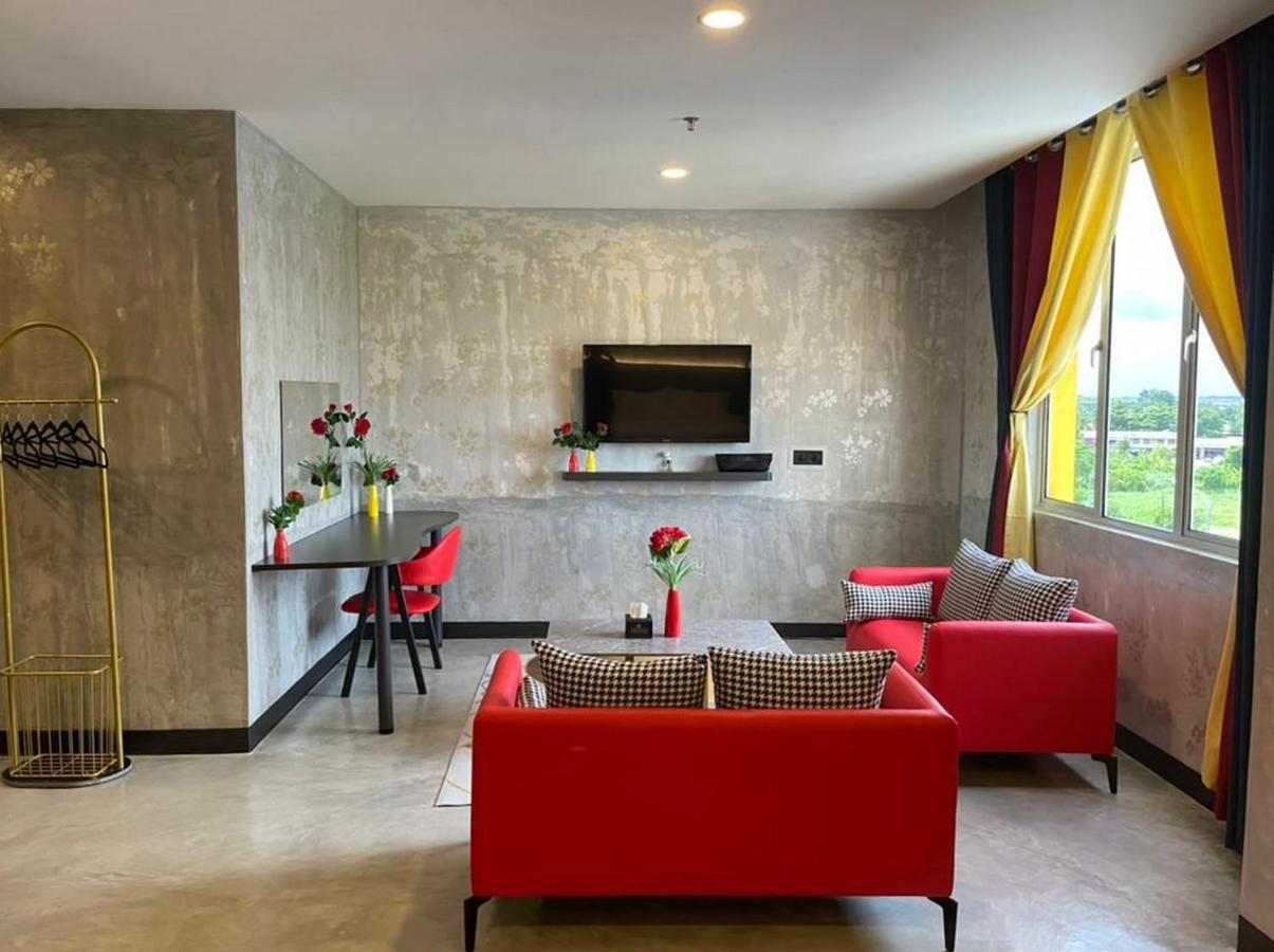 Sri Indar Hotel & Suites Parit Buntar Eksteriør bilde